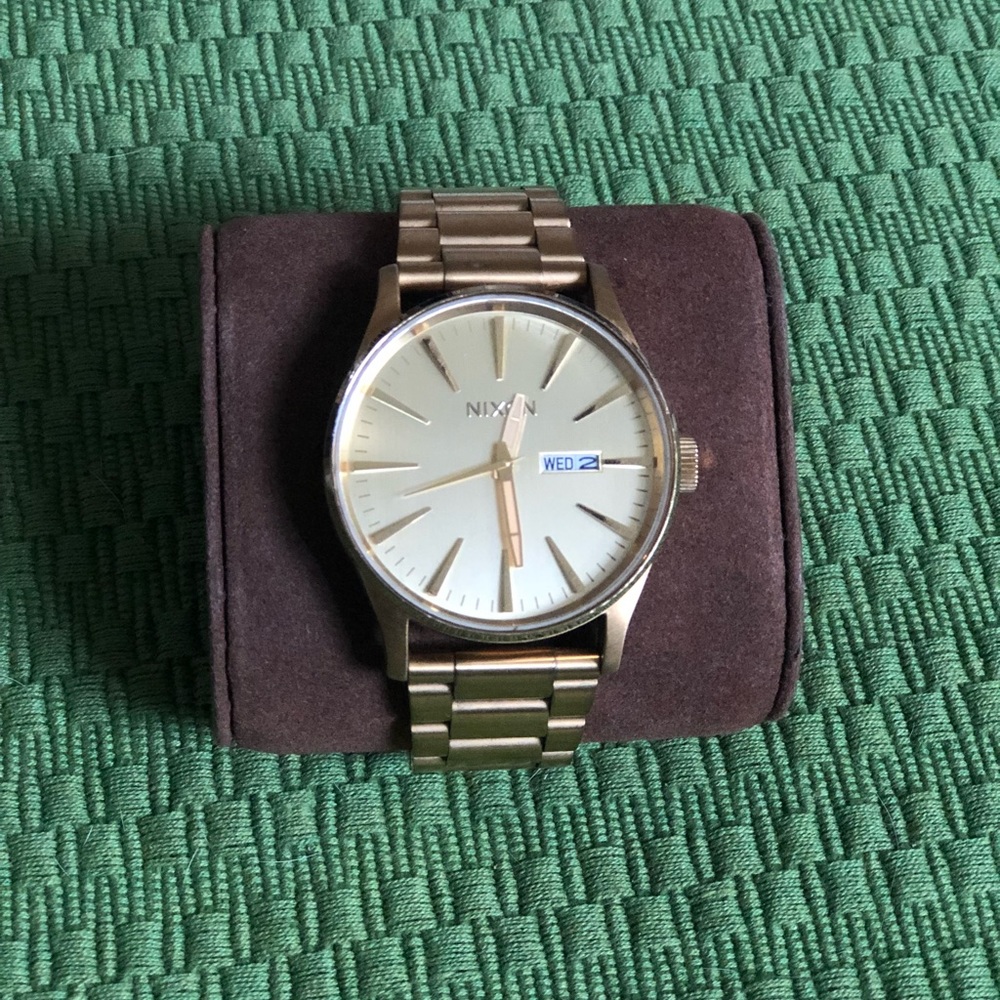 Nixon century as gold men’s watch - Picture 4 of 4